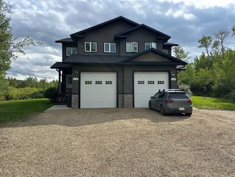 11321 & 11323 91 ST, Peace River, AB T8S 1P6