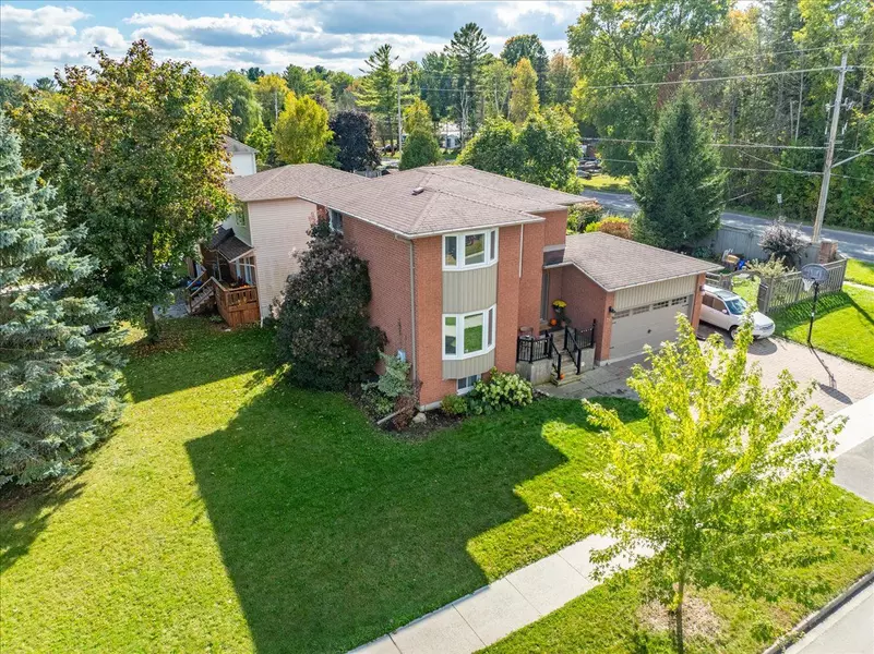 795 Rose LN, Innisfil, ON L9S 2H3