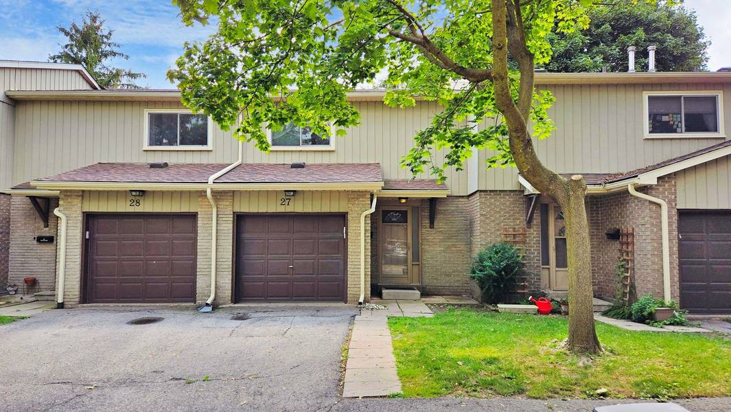 51 Paulander DR #27, Kitchener, ON N2M 5E5