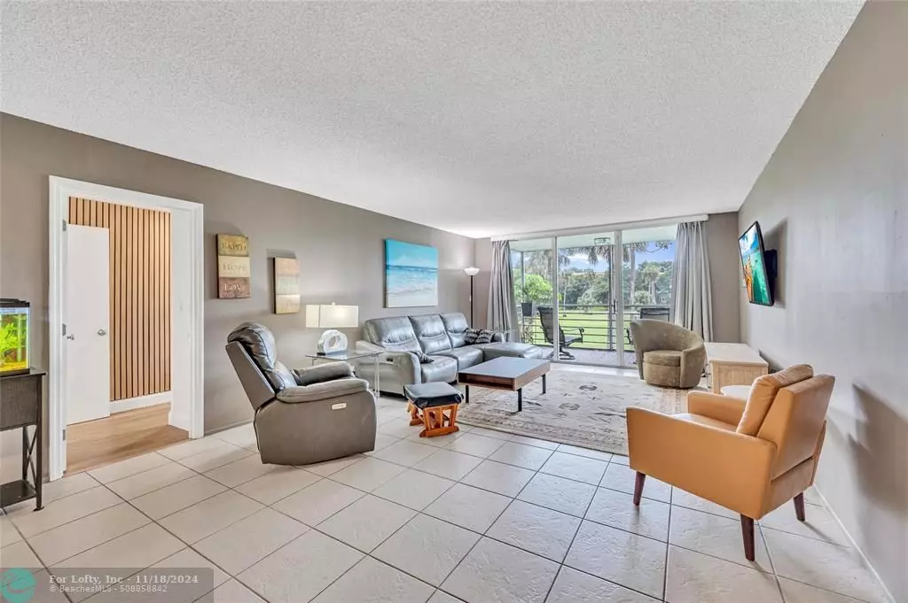 Pompano Beach, FL 33069,905 Cypress Ter  #205