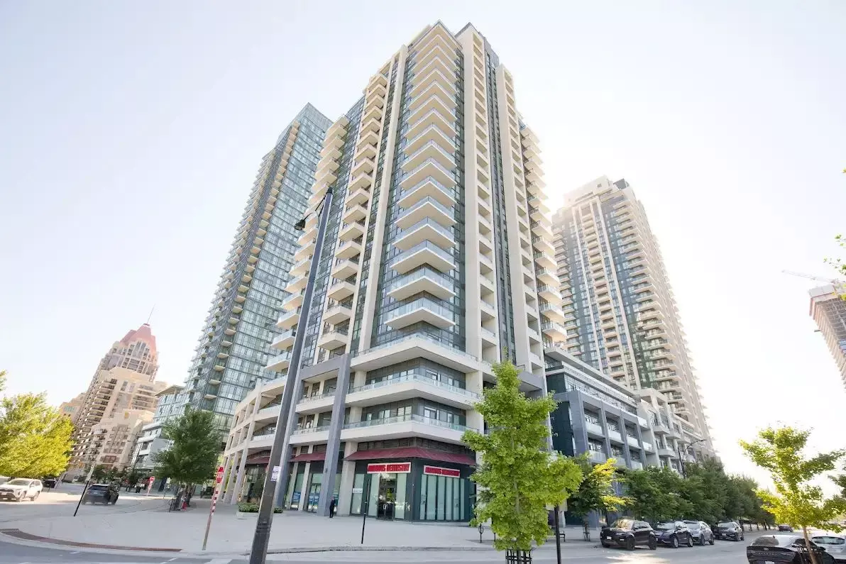 Mississauga, ON L5B 0K8,4085 Parkside Village DR #404