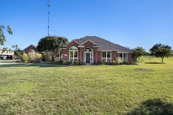 1390 Apple Lane, Midlothian, TX 76065