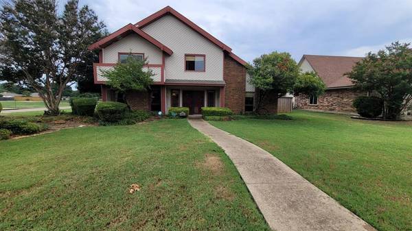 222 Gold Finch Drive,  Richardson,  TX 75081