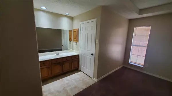 Desoto, TX 75115,505 Pelican Court