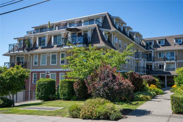 4536 Viewmont Ave #207, Saanich, BC V8Z 5L2