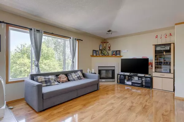 Calgary, AB T1Y 6Y3,244 FRESNO PL NE