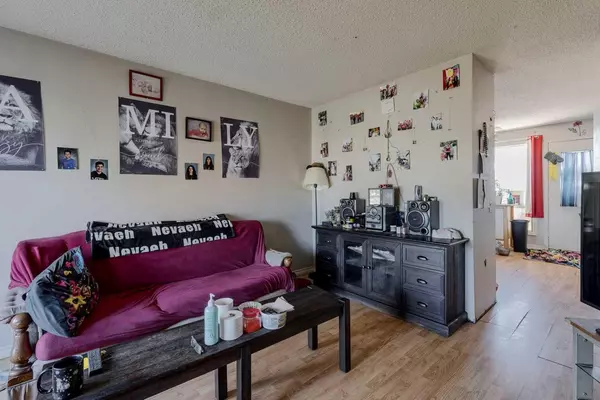 Calgary, AB T2W 6J3,7844 21A ST Southeast