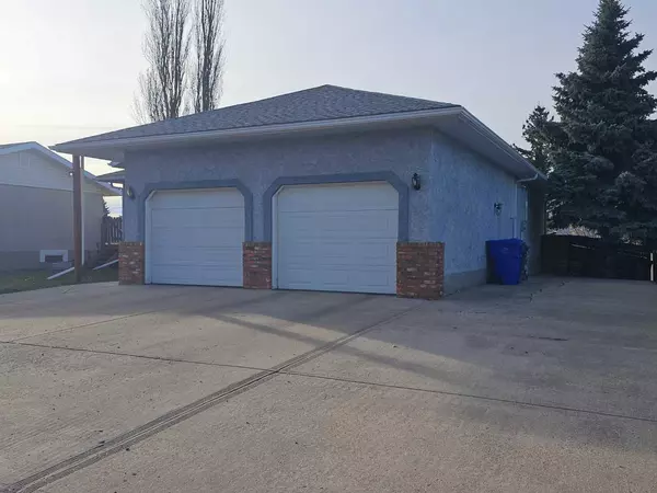 Olds, AB T4H 1C3,4236 Shannon DR