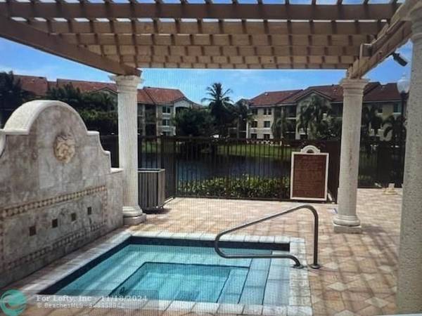 Boynton Beach, FL 33435,201 Villa Cir  #201