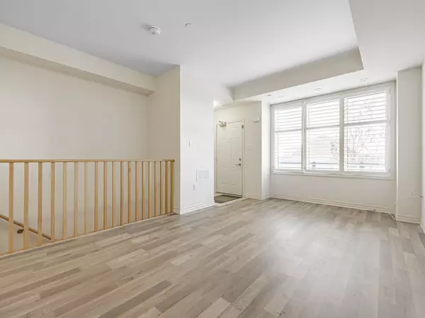 Mississauga, ON L5J 0B3,2255 Mcnab LN #11