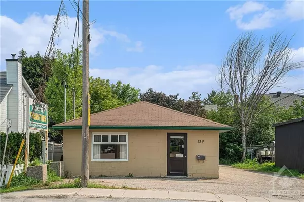 Arnprior, ON K7S 2L2,139 DANIEL ST N