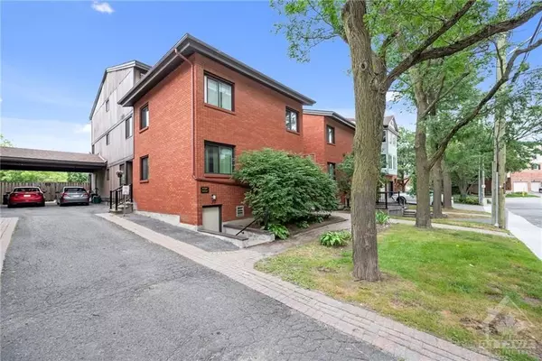 37 ROBINSON AVE #A, Lower Town - Sandy Hill, ON K1N 8N8