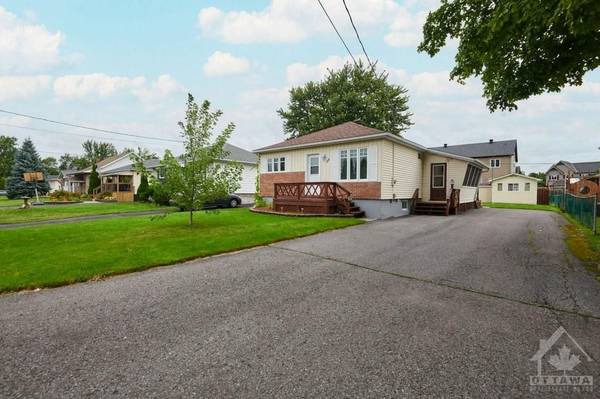 1115 LARIN ST, Cornwall, ON K6C 4C7