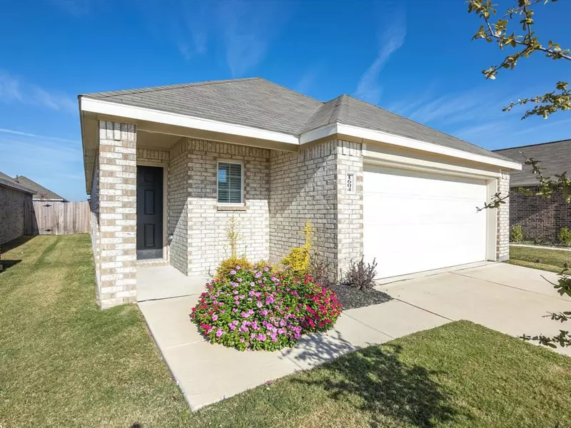 1604 Luke Street, Ennis, TX 75119