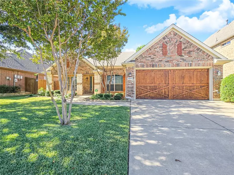 6300 Laurel Oak Lane, Arlington, TX 76001