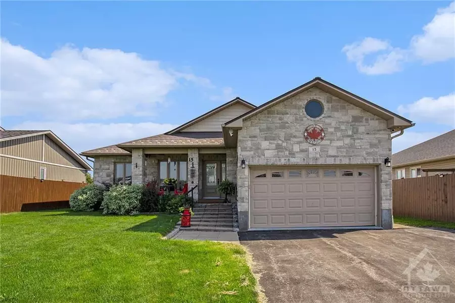 15 WINTONIA DR, North Dundas, ON K0C 2K0