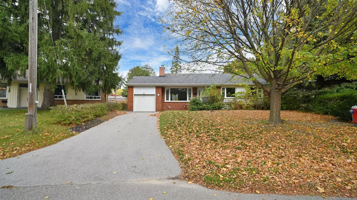 Mississauga, ON L5E 3A2,1517 Parkridge RD