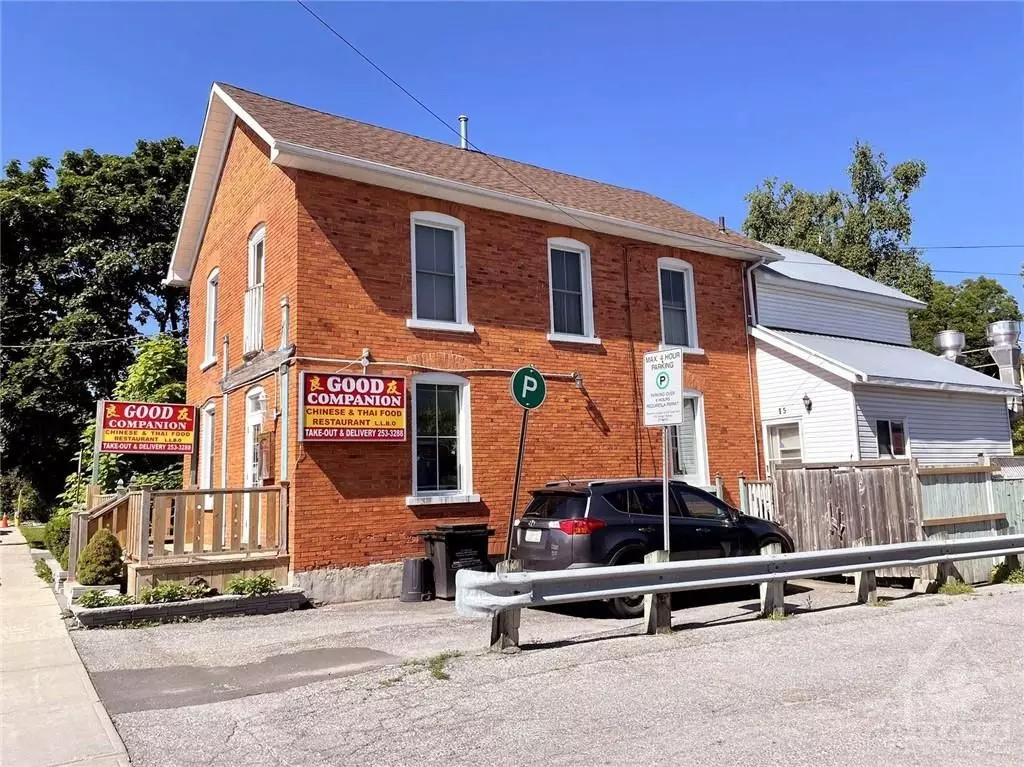 Carleton Place, ON K7C 1T1,15 ALLAN ST