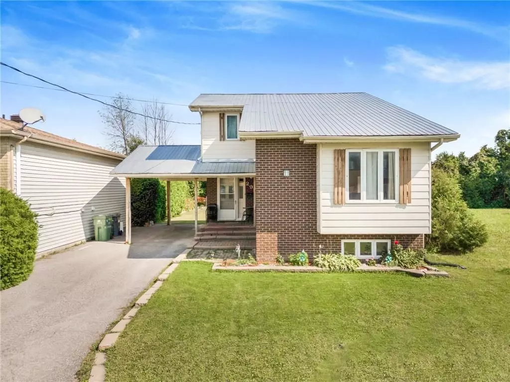 Hawkesbury, ON K6A 2P1,293 KITCHENER ST