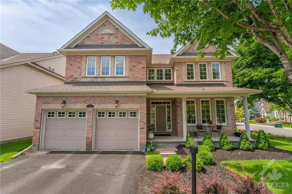 Barrhaven, ON K2J 5E5,2 KNOTWOOD CT