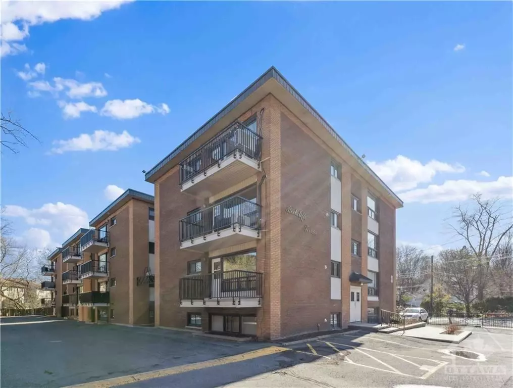 Vanier And Kingsview Park, ON K1L 8A6,270 BEECHWOOD AVE #6