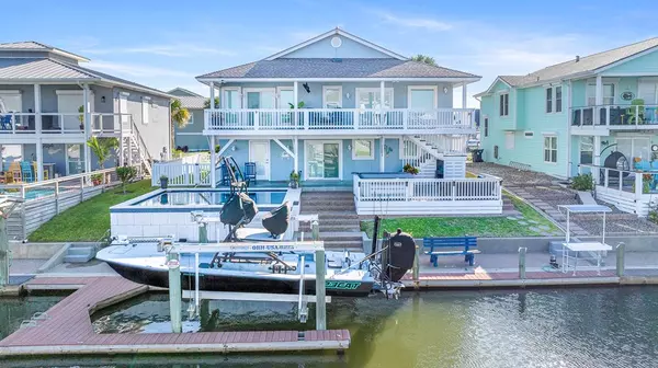 409 Captain's Cove, Rockport, TX 78382