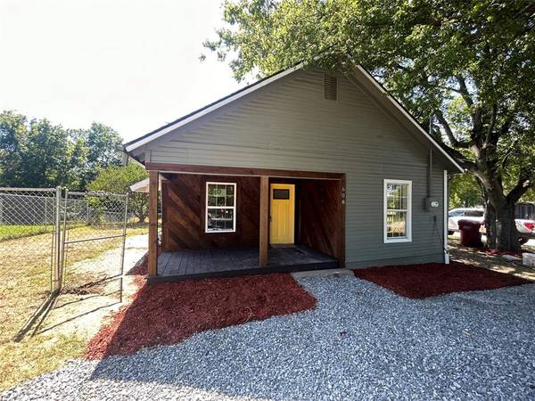 608 N Denison Street,  Bells,  TX 75414