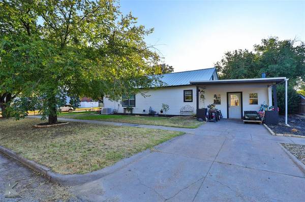 Eastland, TX 76448,510 W Plummer Street