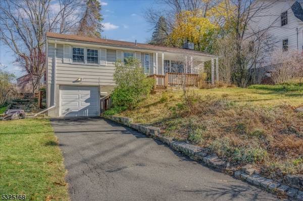 54 Hunters Ln, Sparta Twp., NJ 07871