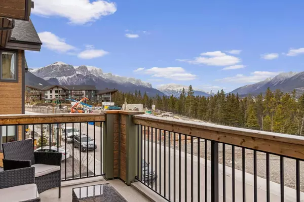 Canmore, AB T1W0N9,209 Stewart Creek Rise #301B