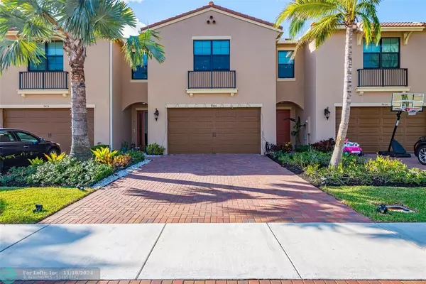 9460 Kinley Pl, Boca Raton, FL 33428