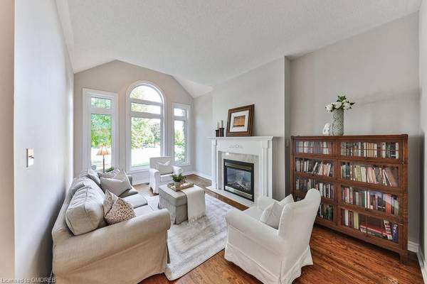 Oakville, ON L6H 6K6,1688 GLENVISTA DR