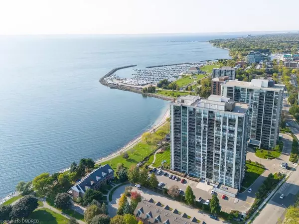 2170 MARINE DR #PH2, Oakville, ON L6L 5V1