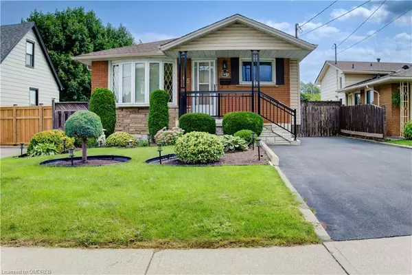 165 RIDGE ST, Hamilton, ON L9A 2X4