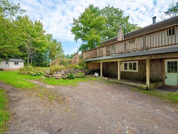 Muskoka Lakes, ON P0B 1J0,1006 YOUNGS RD #8