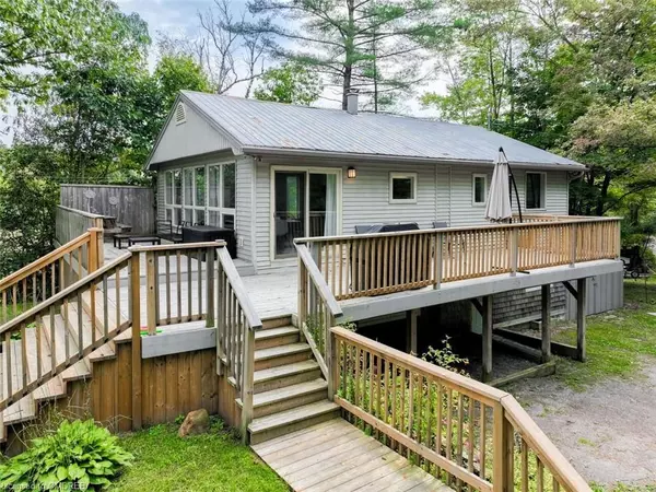 Muskoka Lakes, ON P0B 1J0,1006 YOUNGS RD #8