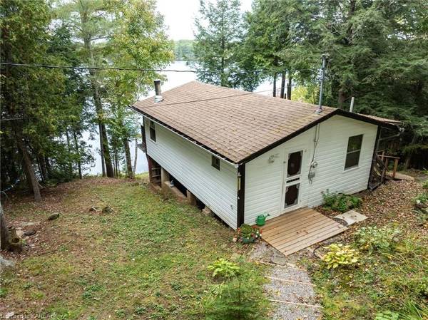 North Frontenac, ON K0H 1B0,1054 EARL BAY LN