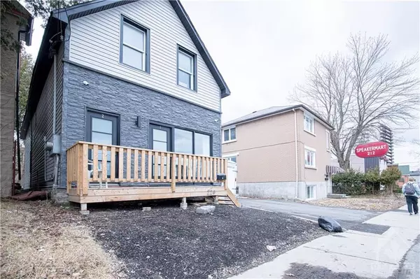 220 MCARTHUR AVE #1, Vanier And Kingsview Park, ON K1L 6P5