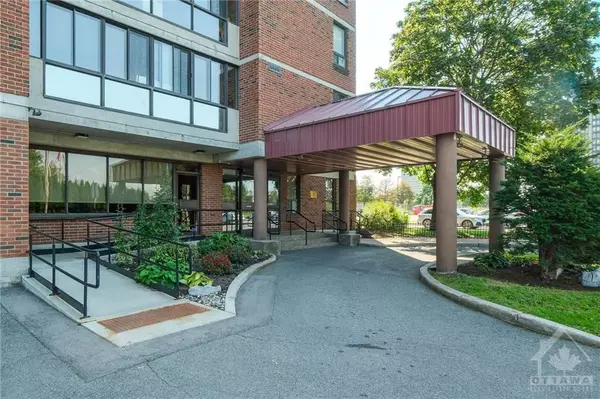 50 EMMERSON AVE #101, West Centre Town, ON K1Y 4P7