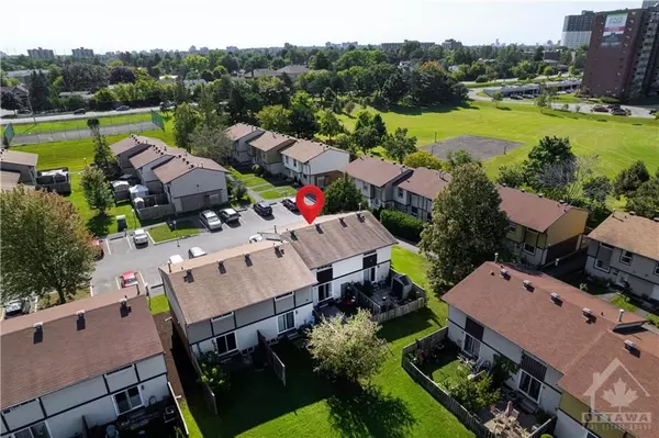 Elmvale Acres And Area, ON K1B 5B6,2570 SOUTHVALE CRES