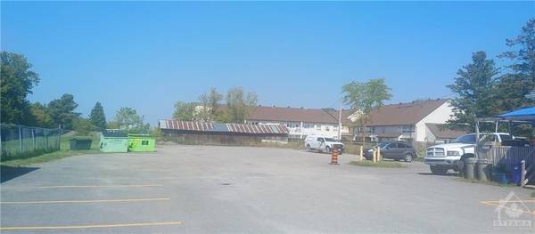 2950 COLONIAL RD, Orleans - Cumberland And Area, ON K0A 3E0