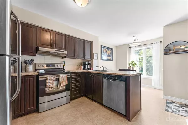 Barrhaven, ON K2J 5T2,573 CHAPMAN MILLS DR #A