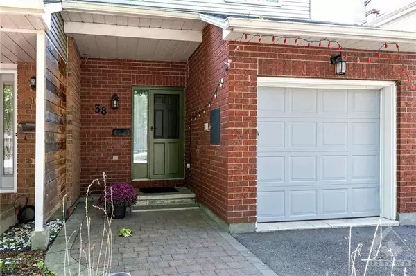 Barrhaven, ON K2J 4A4,38 ARMADALE CRES