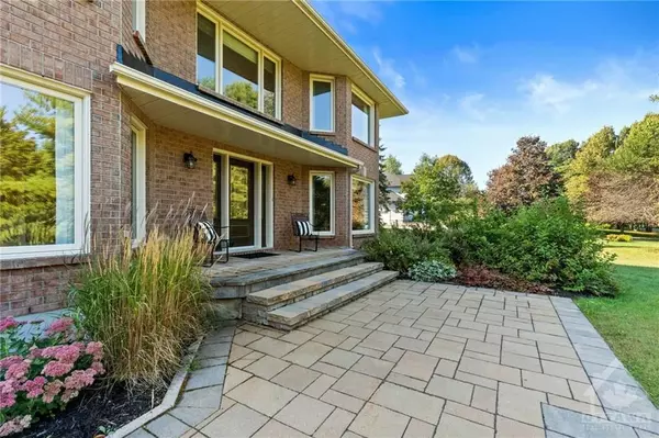 Kanata, ON K2W 1B1,1410 SHERRUBY WAY