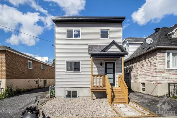 185 CARILLON ST #3, Vanier And Kingsview Park, ON K1L 5X9