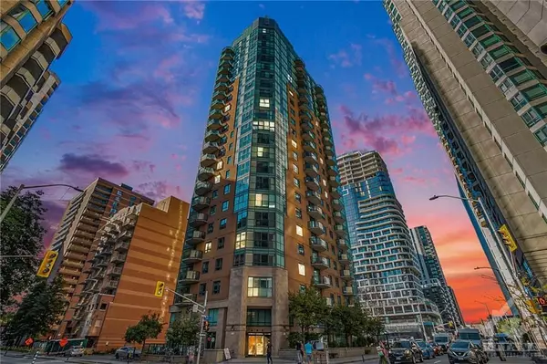 445 LAURIER AVE W #1601, Ottawa Centre, ON K1R 0A2