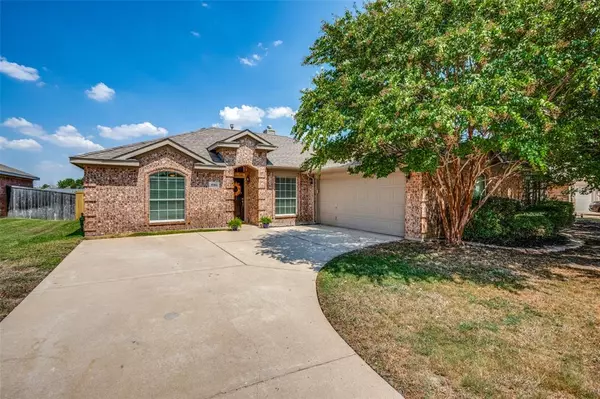 Denton, TX 76226,5704 Creekway Drive