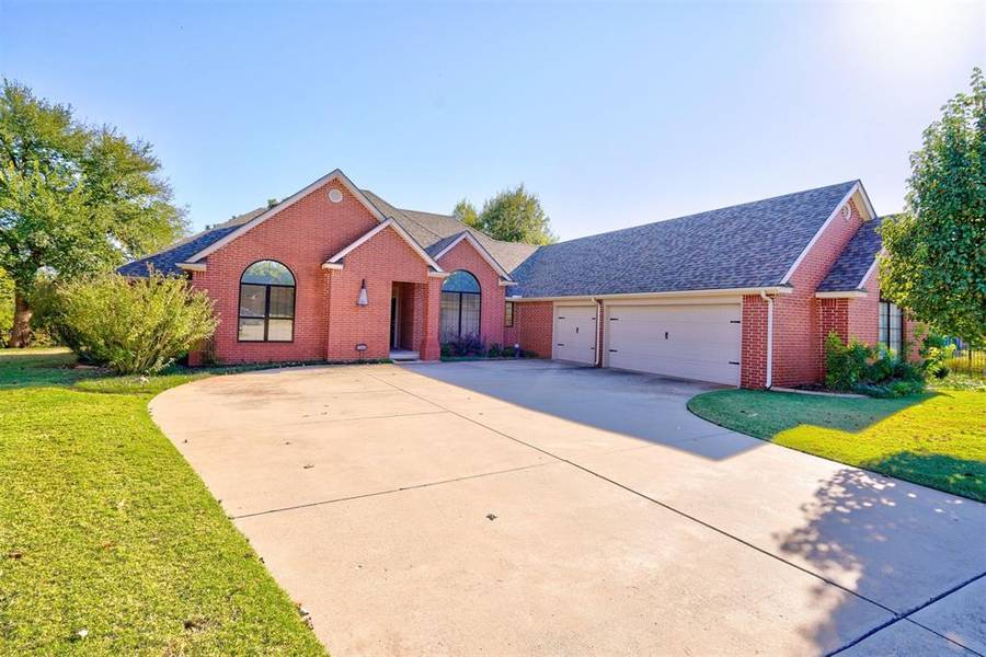 12004 NW Rosemeade Court, Oklahoma City, OK 73162