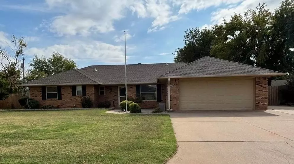 1504 Mockingbird Lane, Weatherford, OK 73096