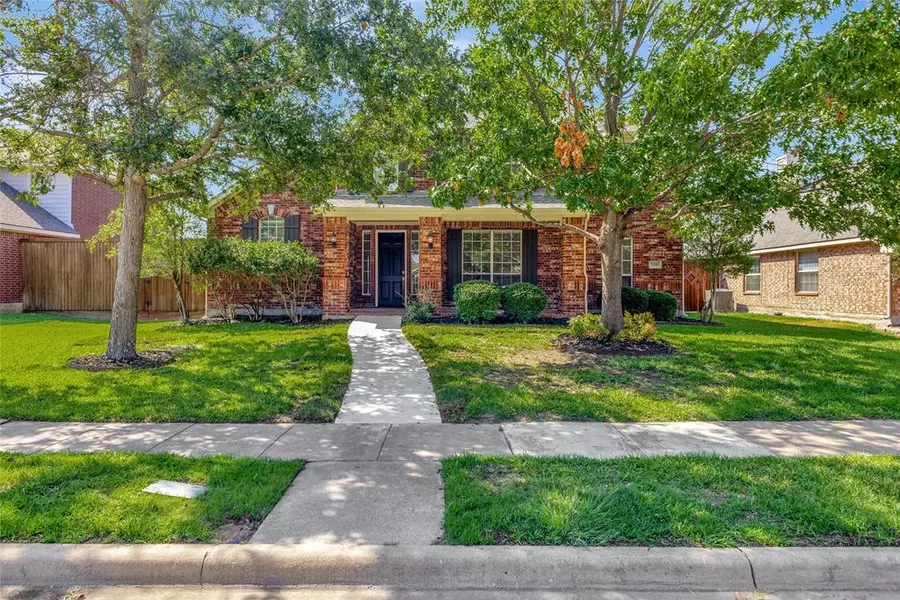 7702 Freeman Drive, Rowlett, TX 75089